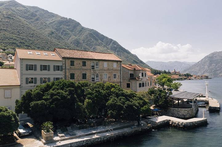 Holiday rental for 14 people, with garden in Montenegro