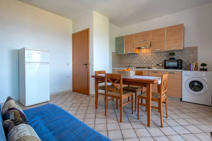 Entire apartment, Apartment 'Due Passi Dal Mare' with Sea View, Private Garden and Air Conditioning in Trinità d'Agultu e Vignola (Borgo), Trinità d'Agultu e Vignola