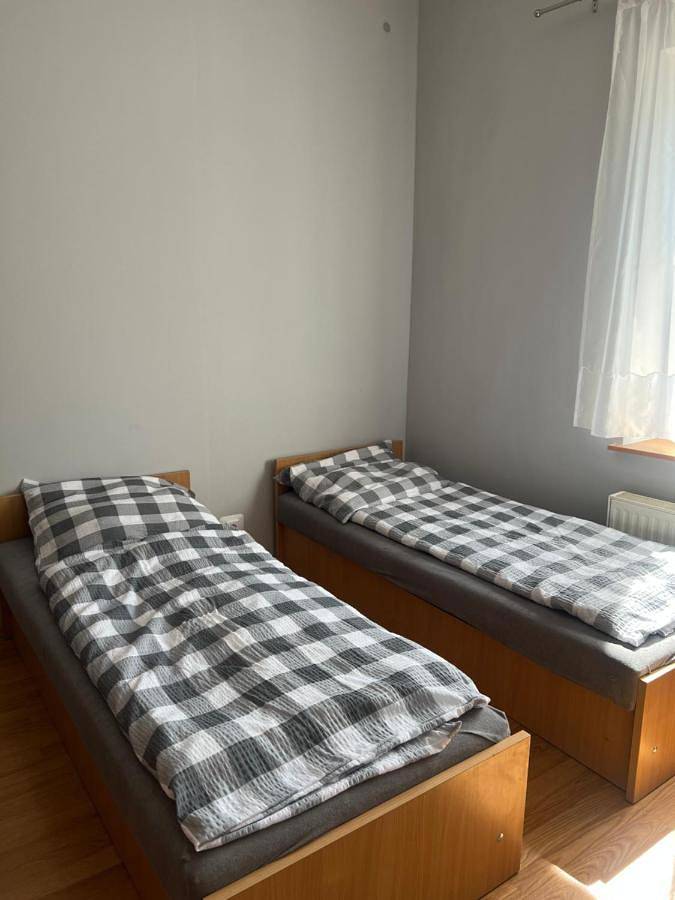Cały apartament, Tanie Noclegi Puszkina 6 in Wałbrzych, Sudety (Polska)