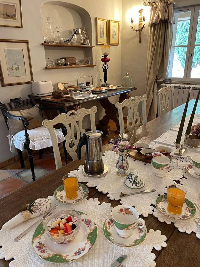 Chambre d’hôte pour 2 personnes, avec vue ainsi que jardin et piscine à Taradeau - 3