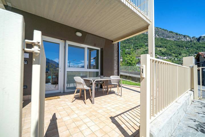 Ferienwohnung für 4 Personen, mit Garten und Sauna sowie Seeblick