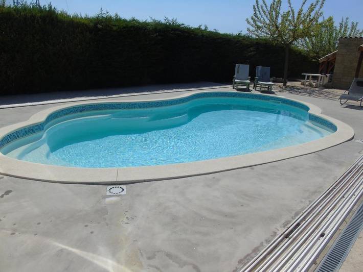 Location de vacances pour 2 personnes, avec piscine ainsi que vue et jardin à La Garde-Adhémar - 3