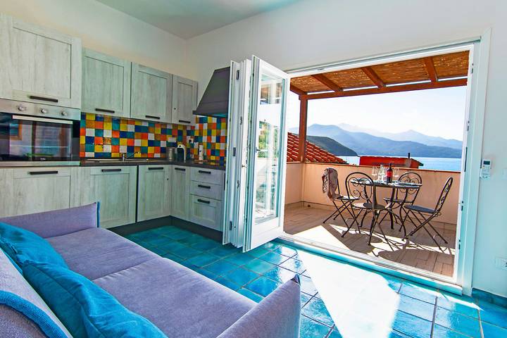 Ganze Wohnung, Ferienwohnung Terrazza Insel Elba mit Meerblick in Scaglieri, Portoferraio