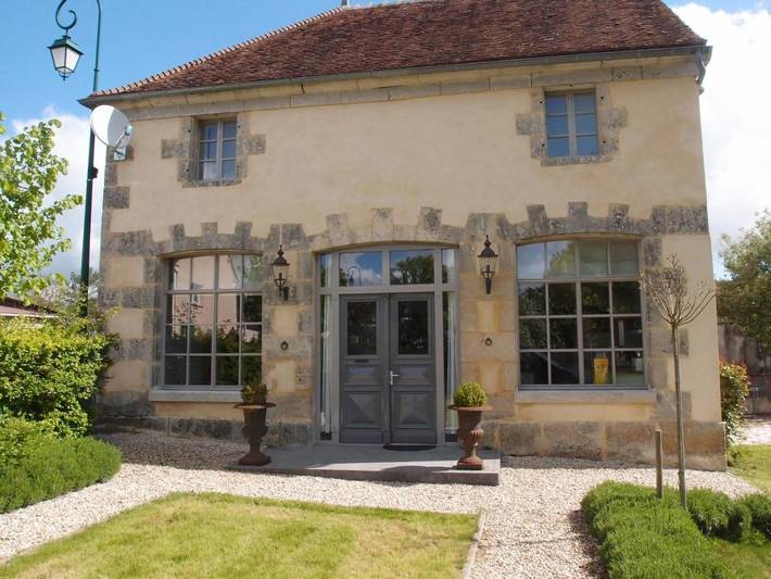 Location de vacances pour 6 personnes, avec piscine et jardin à Sainpuits - 2