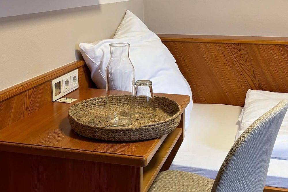 Einzelzimmer Mit Balkon - Pension Stöllinger in Fuschl am See, Salzkammergut