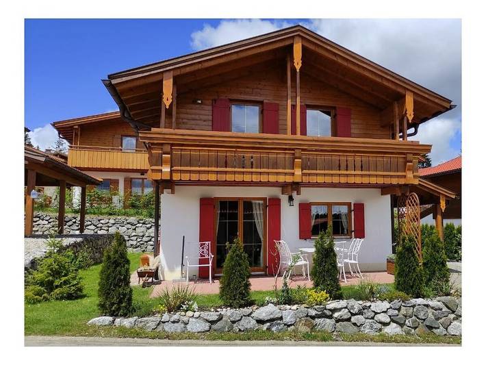 Luxus-Ferienhaus für 6 Personen, mit Balkon und Terrasse in Lechbruck am See