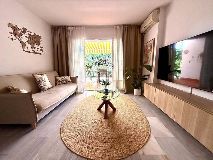 Apartamento para 4 personas, con jardín y piscina en El Paraíso