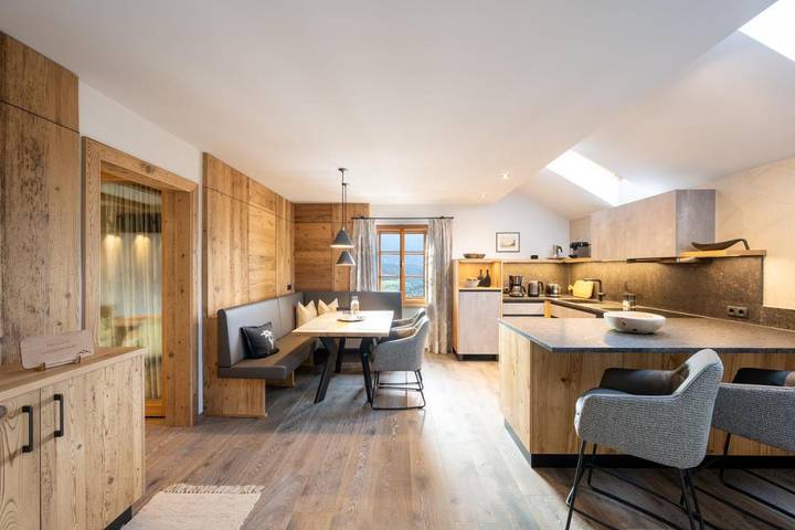 Hütte für 4 Personen, mit Balkon und Terrasse sowie Garten und Ausblick in Innsbruck
