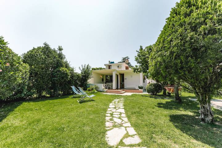Casa vacanza per 7 persone, con Giardino in Cagliari e Dintorni