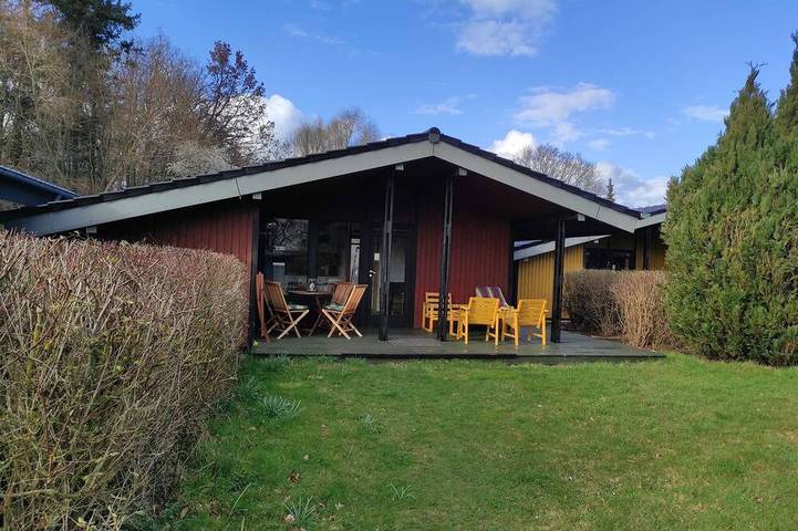Bungalow für 4 Personen, mit Terrasse und Garten sowie Sauna