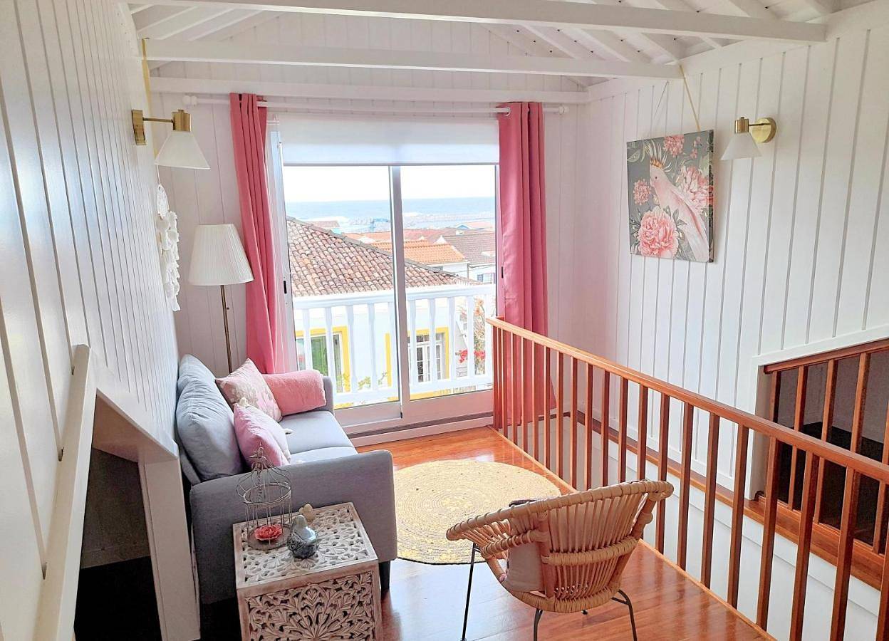 Appartement entier, Bungalow with Sea View in Lajes do Pico, Pico (Açores)