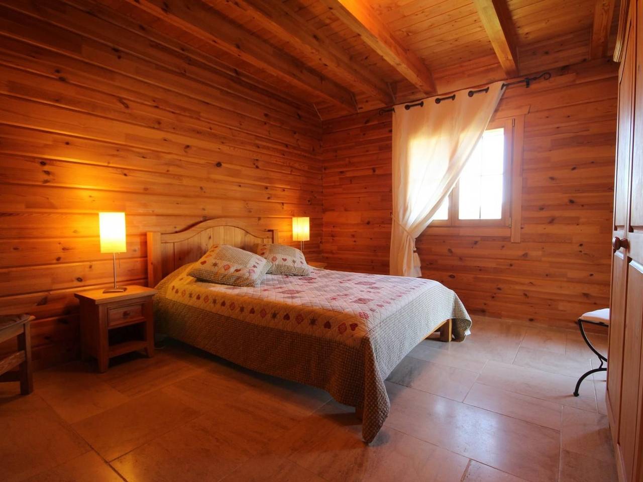 Geräumiges Chalet im Morvan mit Kamin und Teich, Haustiere erlaubt in Gouloux, Naturpark Morvan