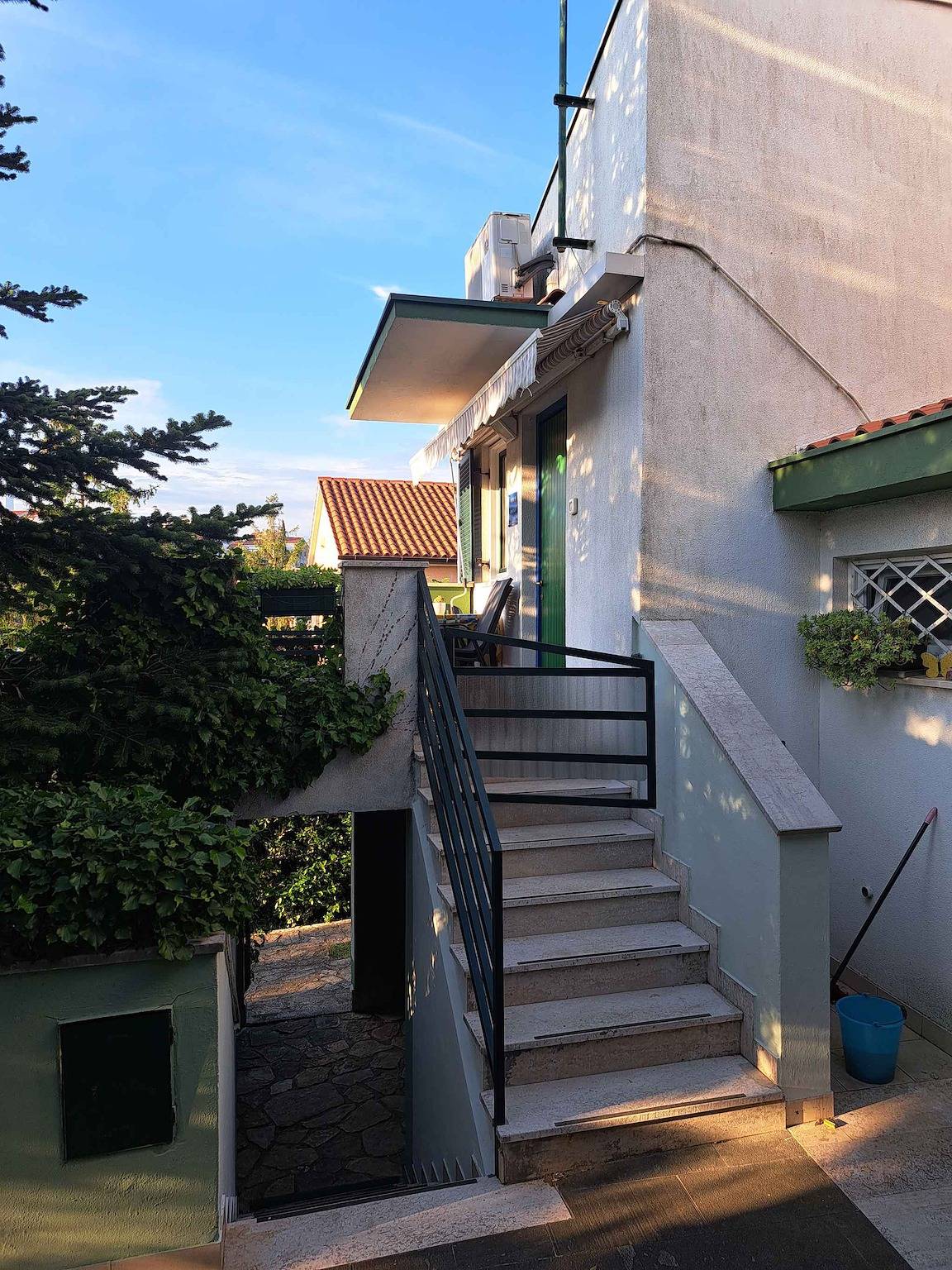 Ganze Ferienwohnung, Ferienwohnung 300 m zum Strand  in Pjescana Uvala, Südküste Istrien