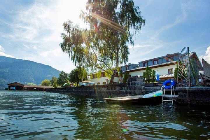 Pension für 6 Personen, mit Terrasse und Garten sowie Pool und Seeblick im Salzburger Land