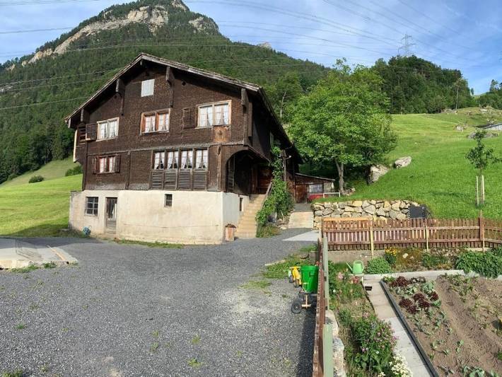 Chalet für 10 Personen, mit Terrasse und Garten am Vierwaldstättersee