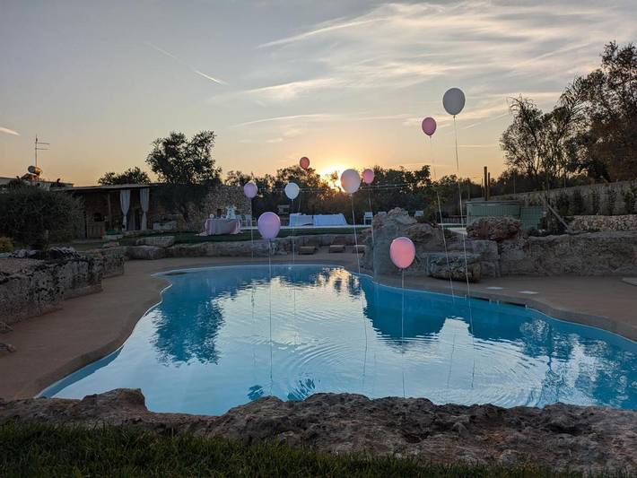 Location de vacances pour 2 personnes, avec Terrasse et Jacuzzi ainsi que Jardin et Piscine à Sava