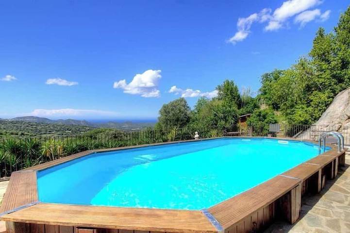 Location de vacances pour 4 personnes, avec Jardin et Piscine à Costa