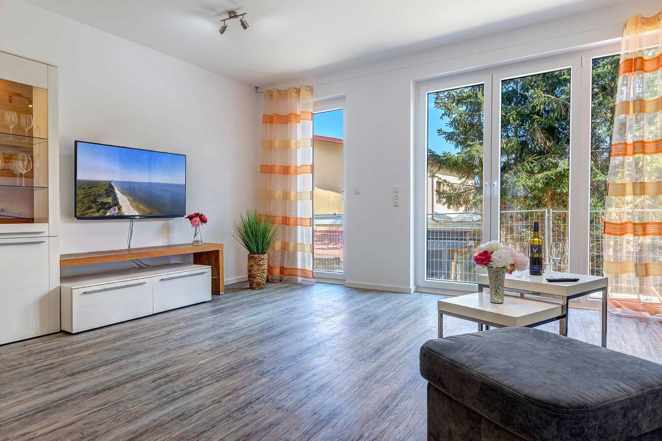 Modernes Ferienhaus mit Terrasse – strandnah & familienfreundlich in Kölpinsee, Loddin