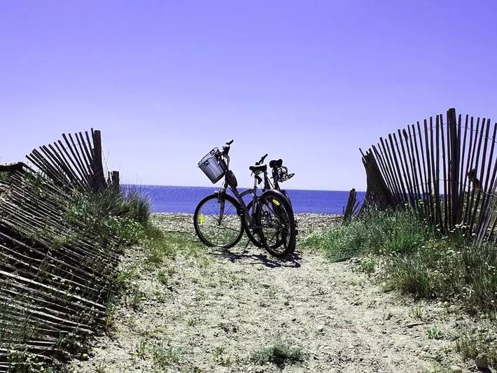Camping pour 4 personnes, avec terrasse et piscine à Dolus-d'Oléron - 2