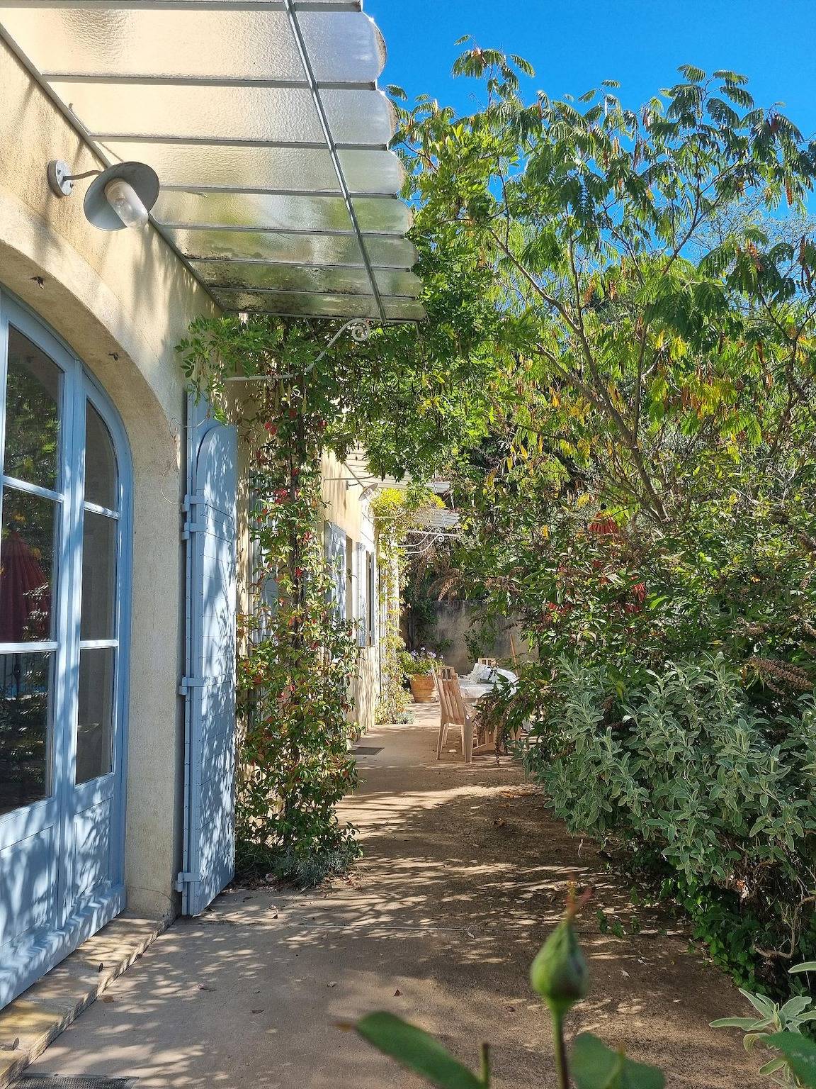 Mas de la damisello in Vaison-la-Romaine, Parc naturel régional du Mont-Ventoux