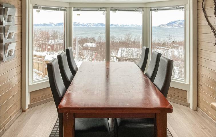 Ferienhaus für 6 Personen mit Sauna in Vestfjorden