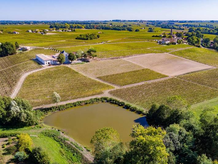 Location de vacances pour 2 personnes, avec jardin ainsi que piscine et vue à Néac - 4
