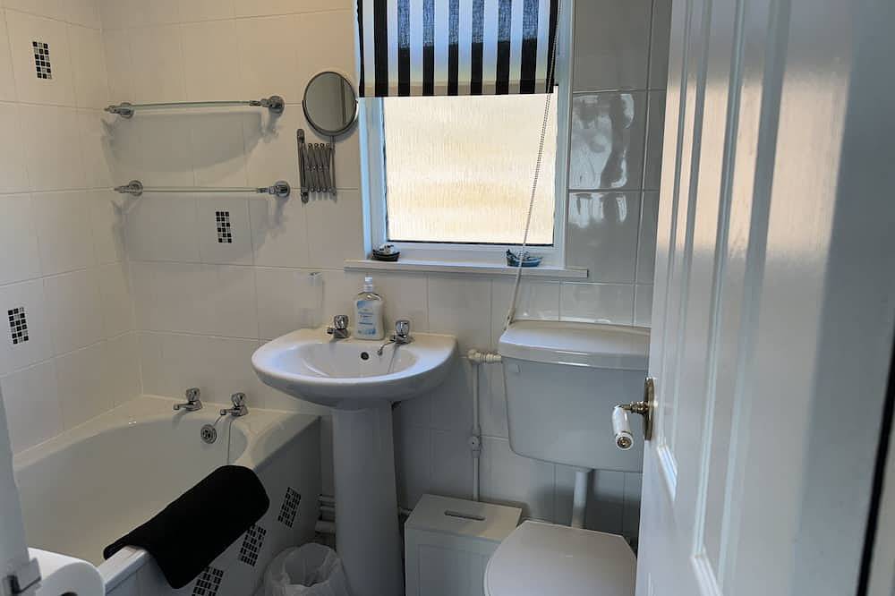 Modern South Facing Chalet , 5 Minutes From the Beach. Sleeps 5 in California (Great Yarmouth), Great Yarmouth