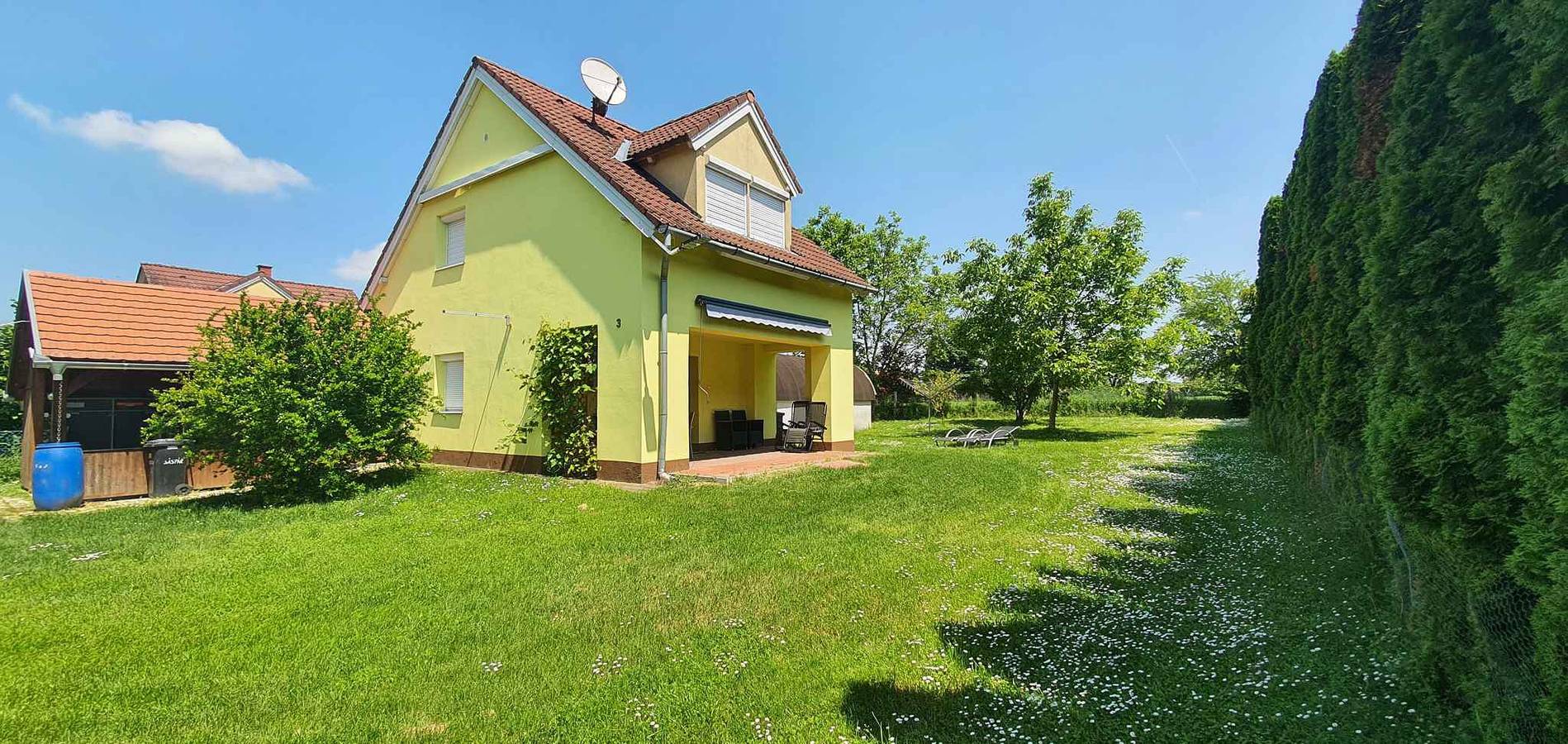Ferienhaus in ungestörten Ruhe mit riesengroßen Garten in Balatonbereny, Plattensee Südufer