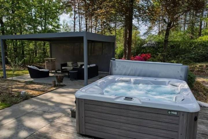 Location de vacances pour 7 personnes, avec jardin et sauna ainsi que piscine et jacuzzi à Heusden-Zolder - 4