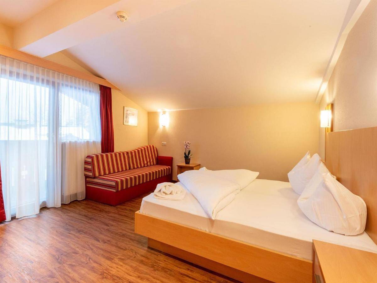 Fourteen-Bedroom Holiday home in Stubaier Alpen, Längenfeld