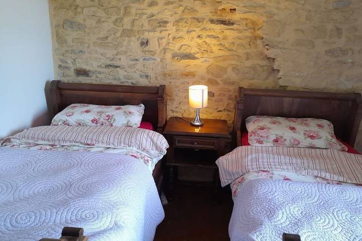 Gîte pour 4 personnes, avec jardin et terrasse à Marcillac-Saint-Quentin - 2