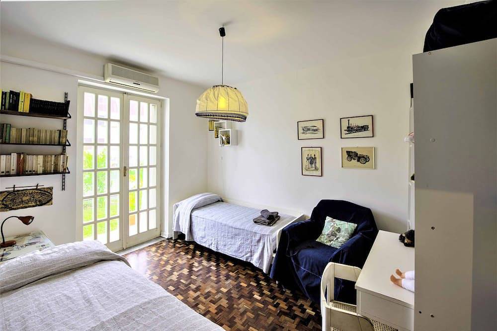 Panoramic Villa with Garden and Pool in Minturno in Marina di Minturno, Provincia de Latina
