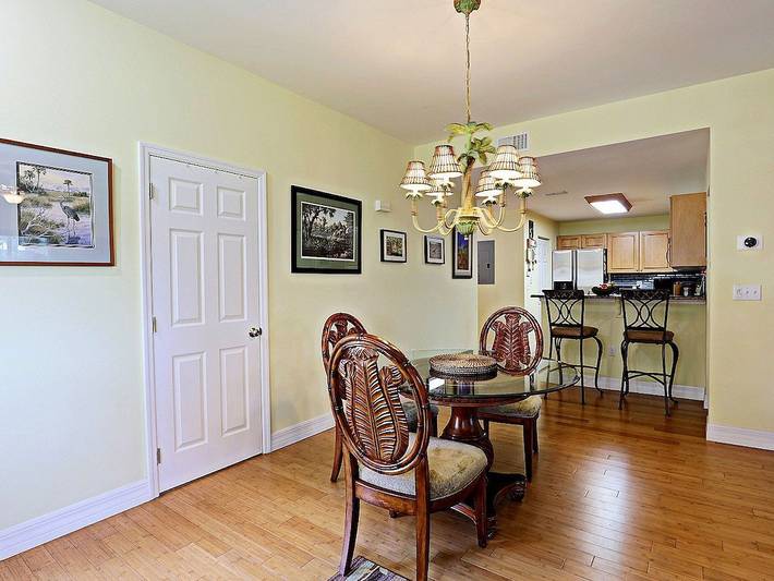 Ferienwohnung für 4 Personen, mit Balkon/Terrasse und Whirlpool sowie Pool - 1