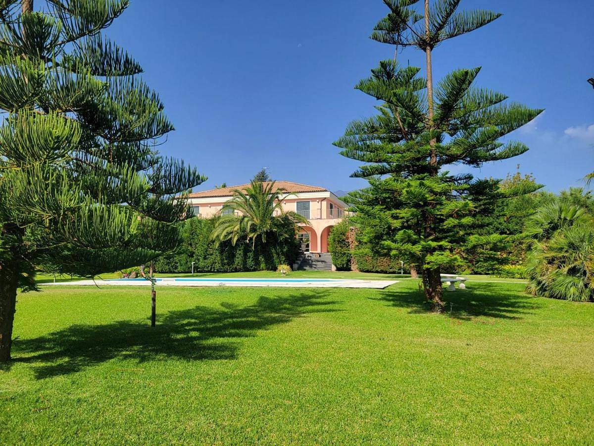 Appartamento intero, Two-Bedroom Apartment with Private Pool in Santa Venerina, Etna