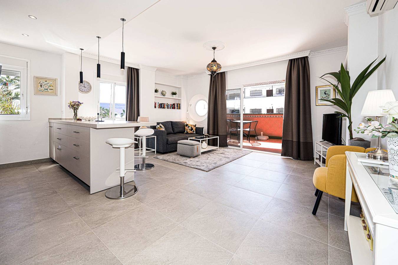 Ganze Wohnung, Ferienwohnung für 2 Personen mit Balkon/Terrasse in Playa de la Torrecilla, Nerja