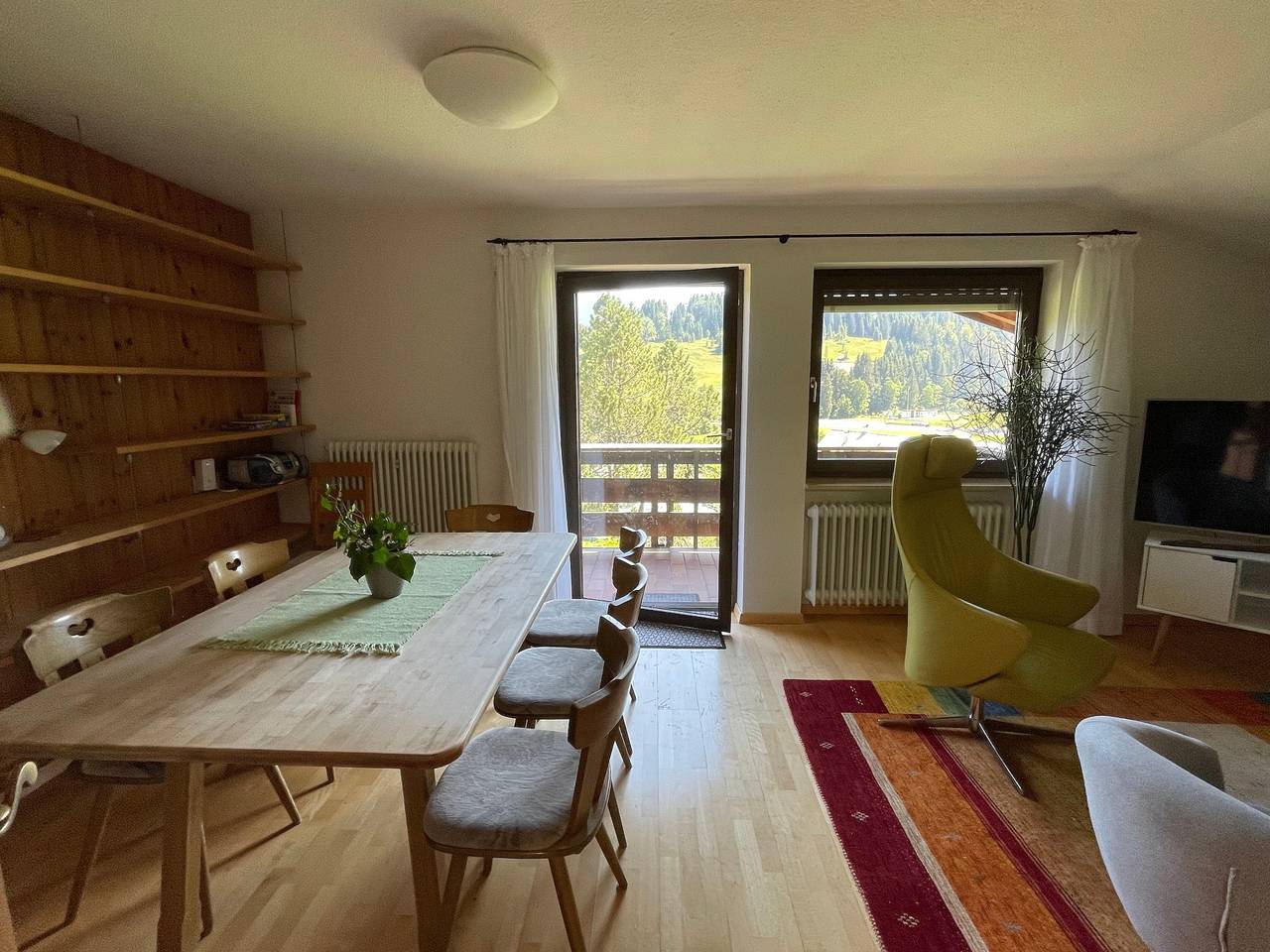 Entire apartment, Holiday Apartment Fewo 1 am Auweg with Mountain View, Shared Garden & Wi-Fi in Hirschegg Kleinwalsertal, Mittelberg