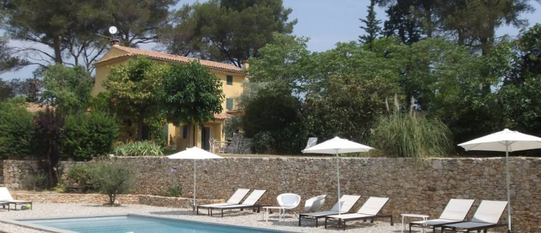 Chambre d’hôte pour 2 personnes, avec jardin et piscine dans les Bouches-du-Rhône - 2