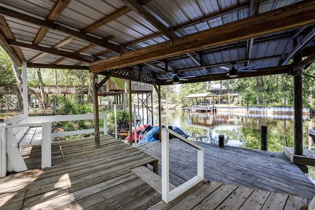 Amazing Home on Black Creek |Watersports Fun |Hot Tub |Firepit |Bbq |Boat Parking|Close to Boat Ramp in Clay County (FL)