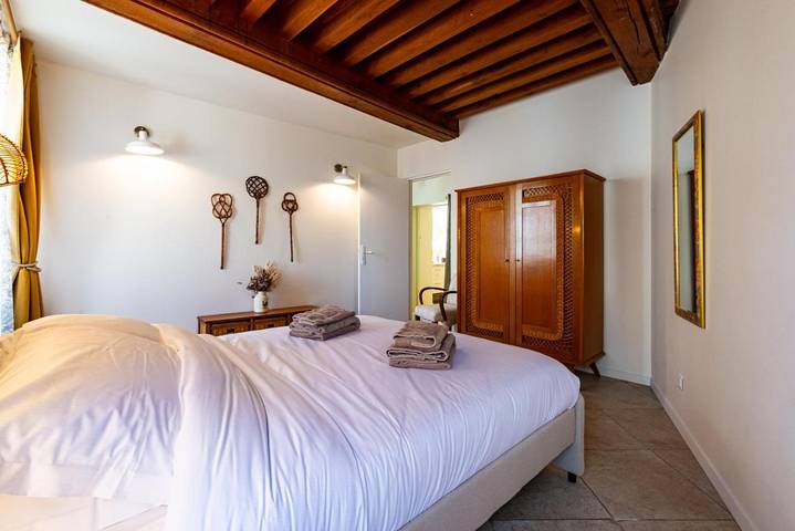 Location de vacances pour 3 personnes, avec vue et terrasse à Flavigny-sur-Ozerain - 2