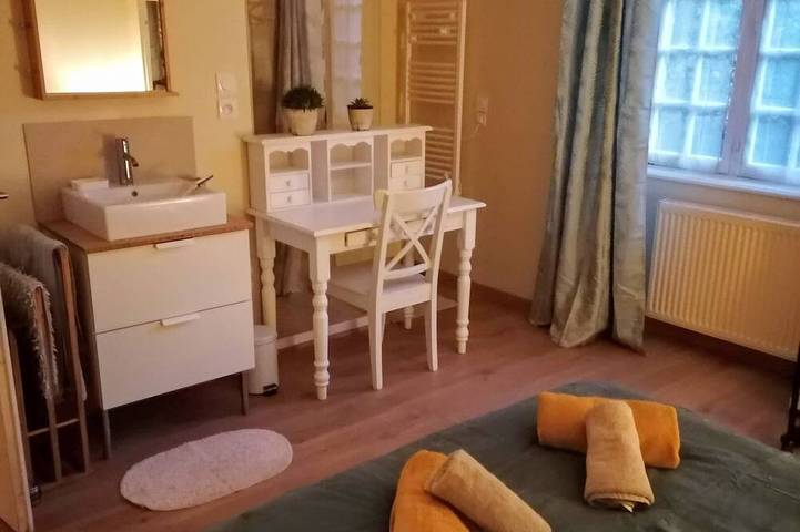 Gîte pour 3 personnes, avec jardin et terrasse, animaux acceptés à Melgven - 4