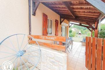 Gîte pour 2 personnes, avec piscine et jardin à Payrignac