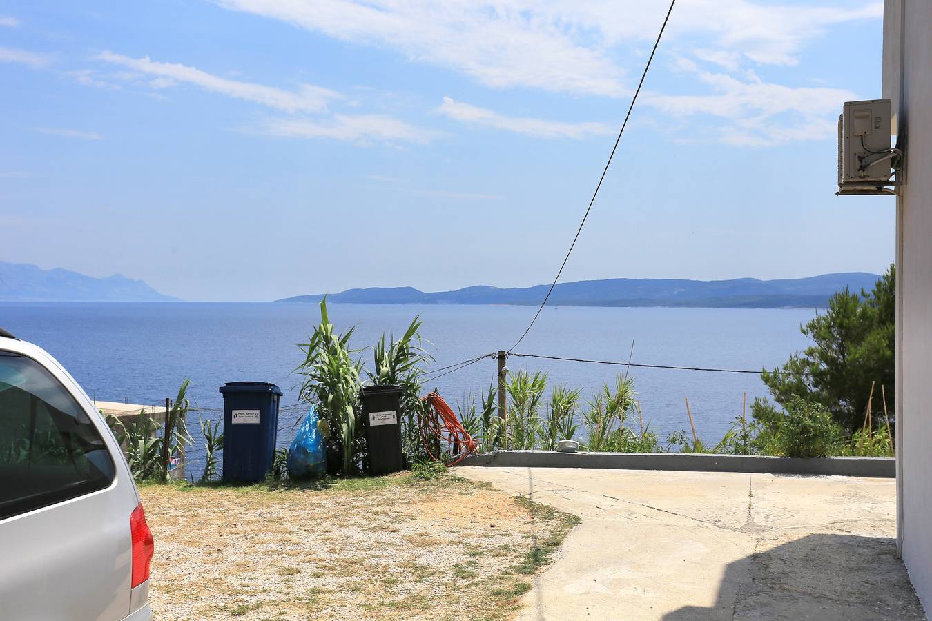 Ganze Wohnung, 2-Zimmer-Ferienwohnung mit Terrasse und Meerblick Lokva Rogoznica, Omis A-17645-a in Lokva Rogoznica, Omis-Riviera