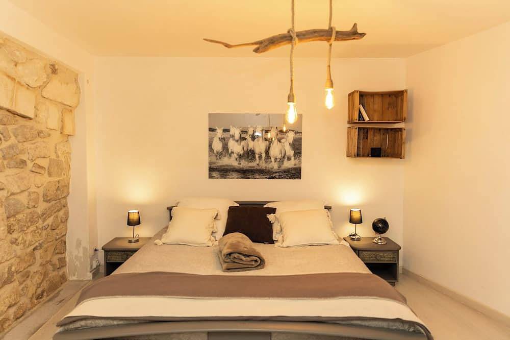 Appartement entier, 🌿 Instant en Provence – Le Gardian Appartement climatisé au cœur des Alpilles in Eyragues, Région d'Arles