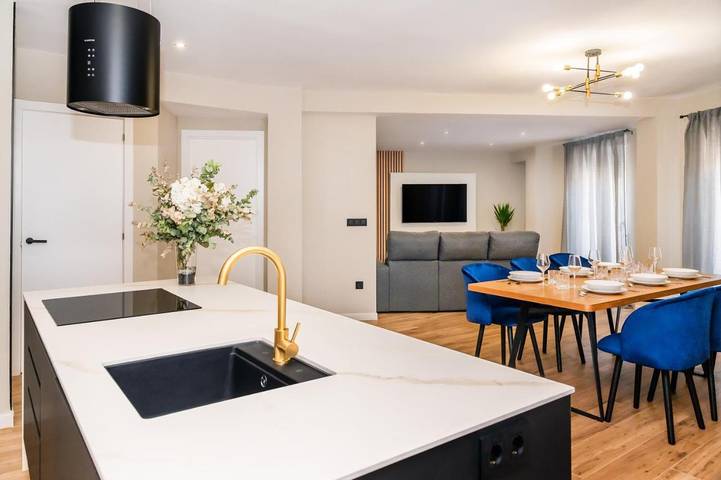 Apartamento para 6 personas, con Balcón y Vistas en Anna