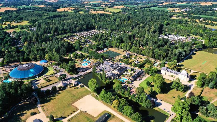 Camping pour 4 personnes, avec piscine et terrasse en Ille-et-Vilaine - 2