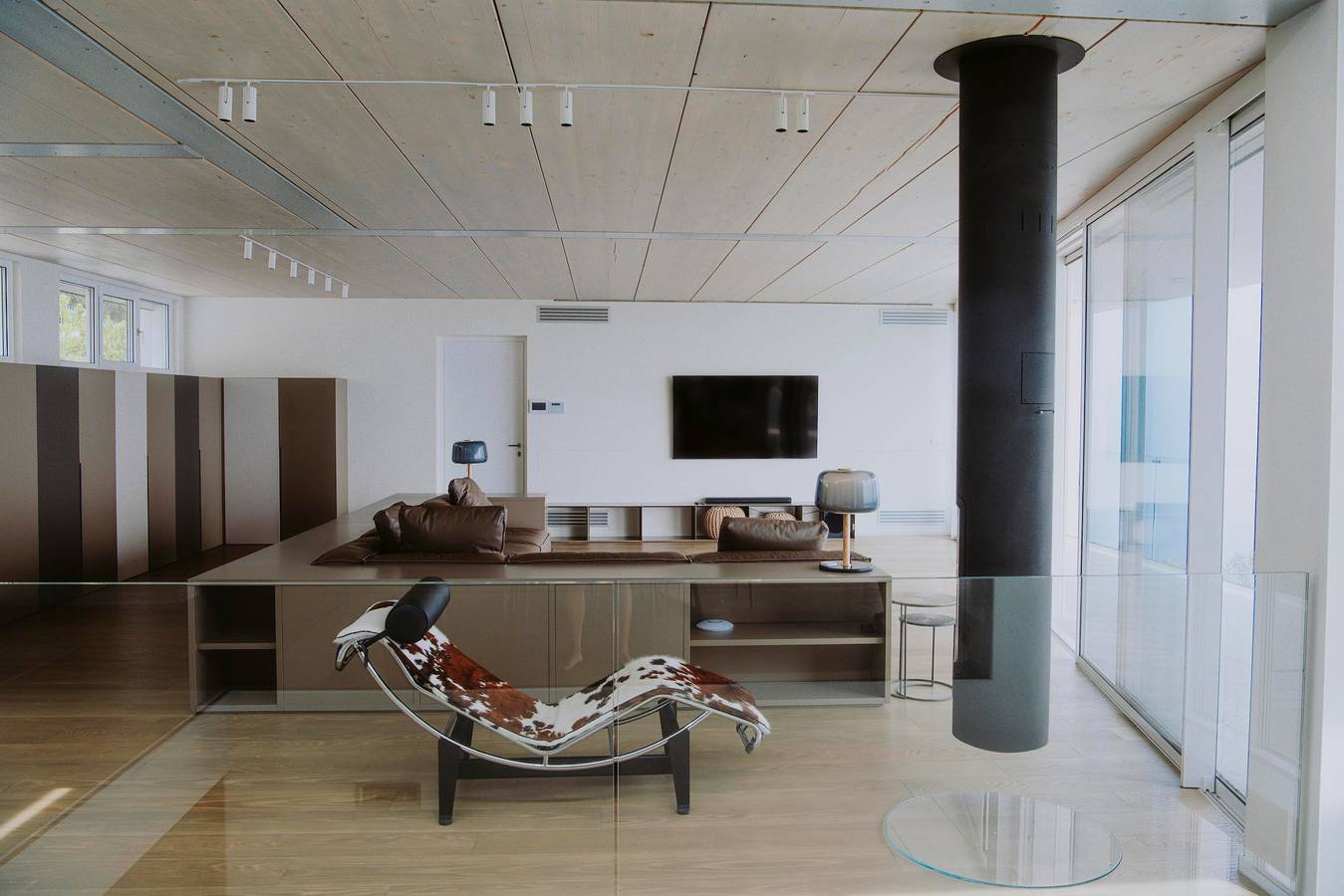 Villa 'Infinity' con vista lago, Wi-Fi e aria condizionata in Salò, Prealpi Gardesane
