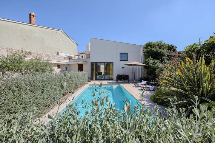 Villa für 6 Personen, mit Pool und Garten sowie Balkon in Pula - 4