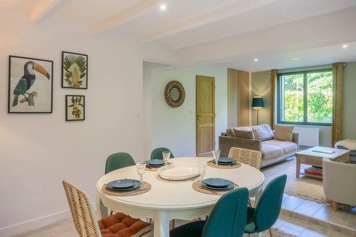 Location de vacances pour 4 personnes, avec vue sur le lac ainsi que vue et jardin dans Saint-Hilaire-Saint-Mesmin - 4