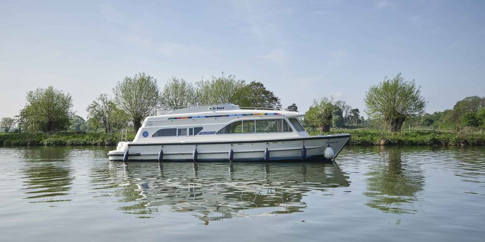 Bateau pour 6 personnes, avec Balcon/Terrasse et Terrasse à Decize