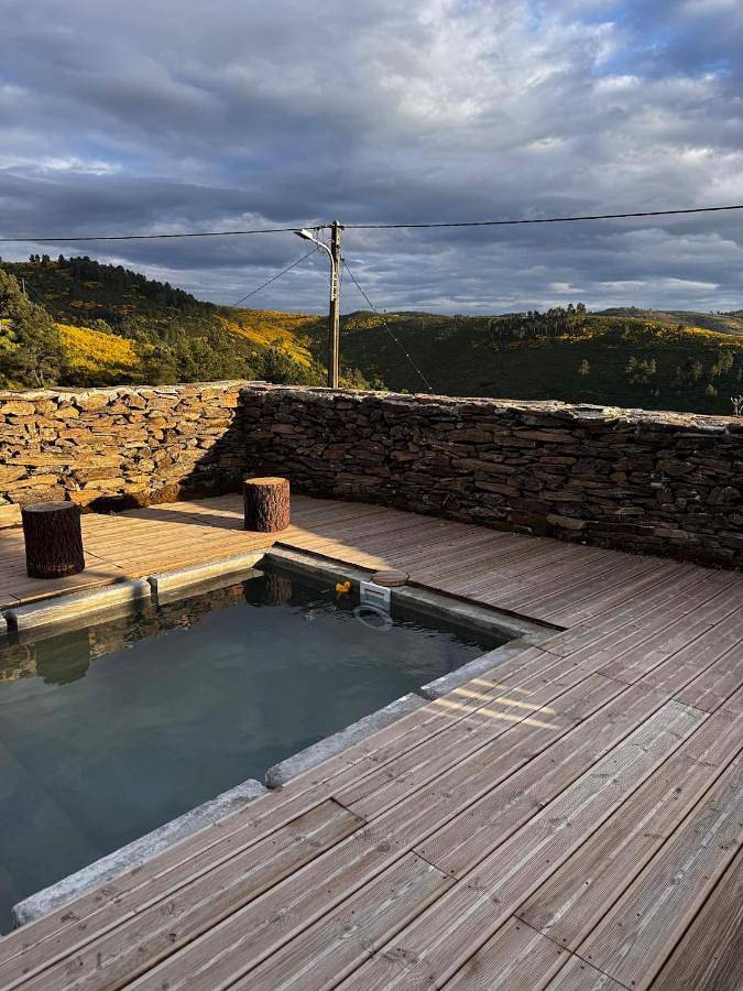 Location de vacances pour 2 personnes, avec piscine et terrasse, animaux acceptés dans Vinhais - 4